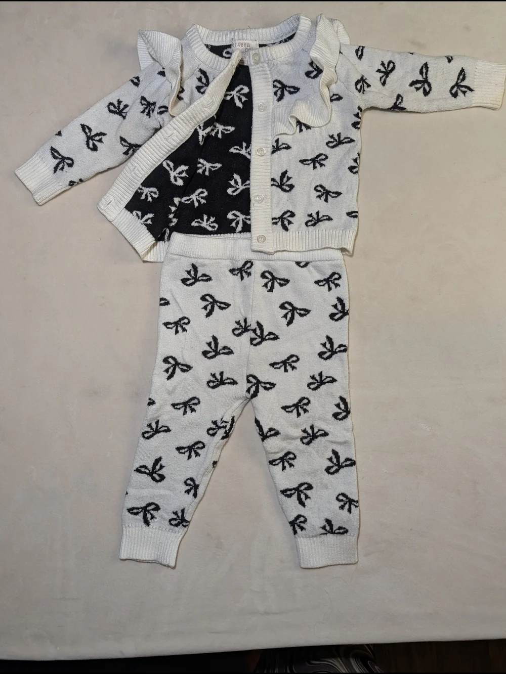 Girls Knit Bow 2piece Set - White and Black